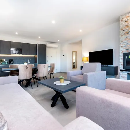 Grand Cocaletto 2 * רוביני